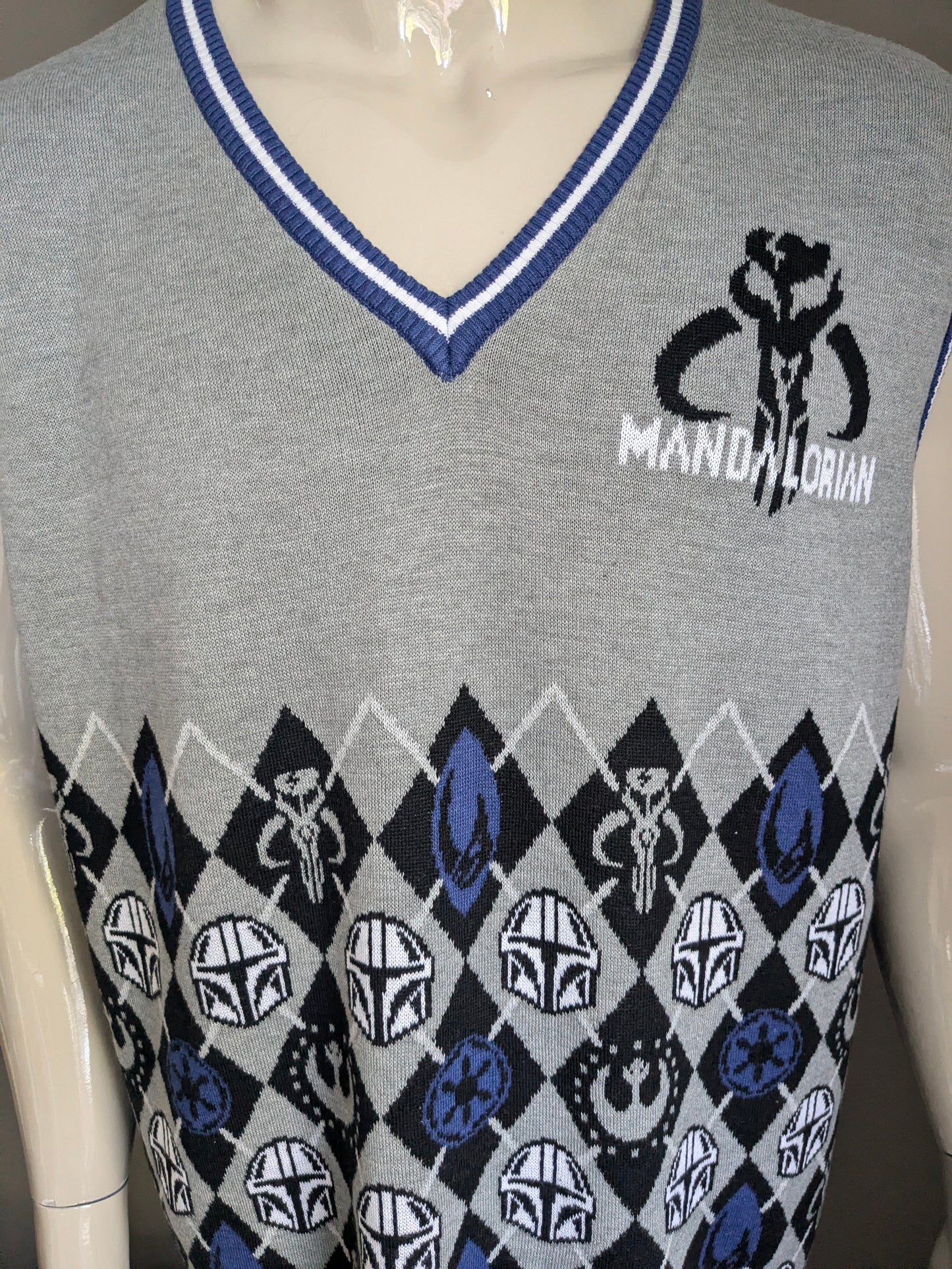 Disney Star Wars Mandalorian Spencer con cuello en V. Impresión negra azul gris blanco. Tamaño 2xl / xxl.