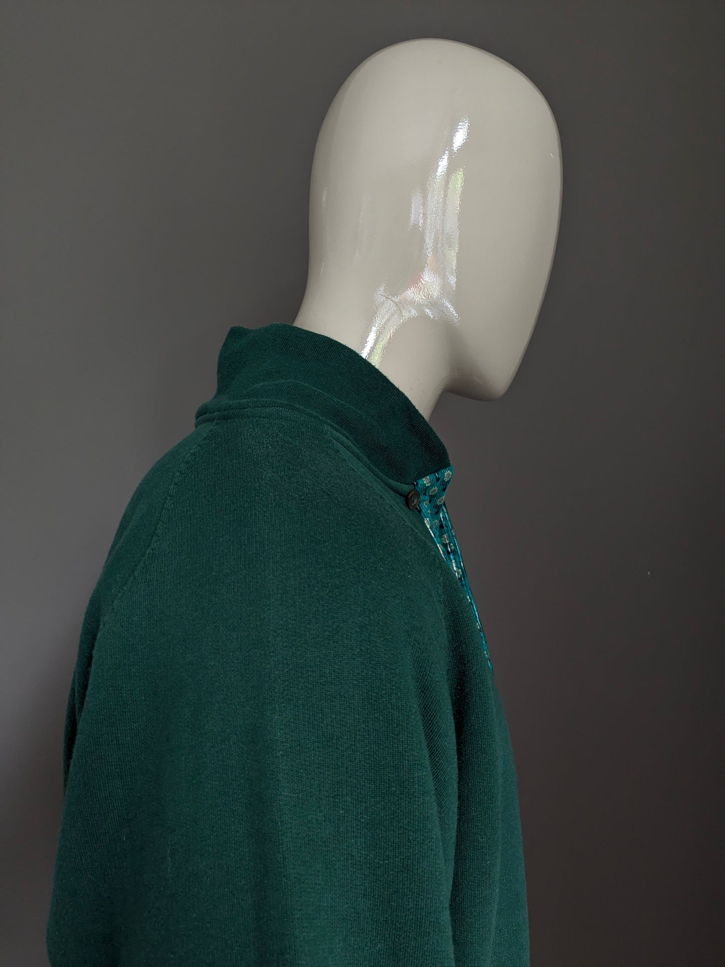 Vintage Olmes Carrelli sweater with buttons. Dark green with application. Size L / XL.