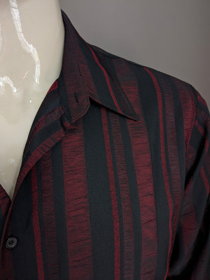 Vintage Clockhouse Shirt. Red black wrinkle motif, size L,