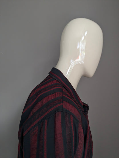 Vintage Clockhouse Shirt. Red black wrinkle motif, size L,