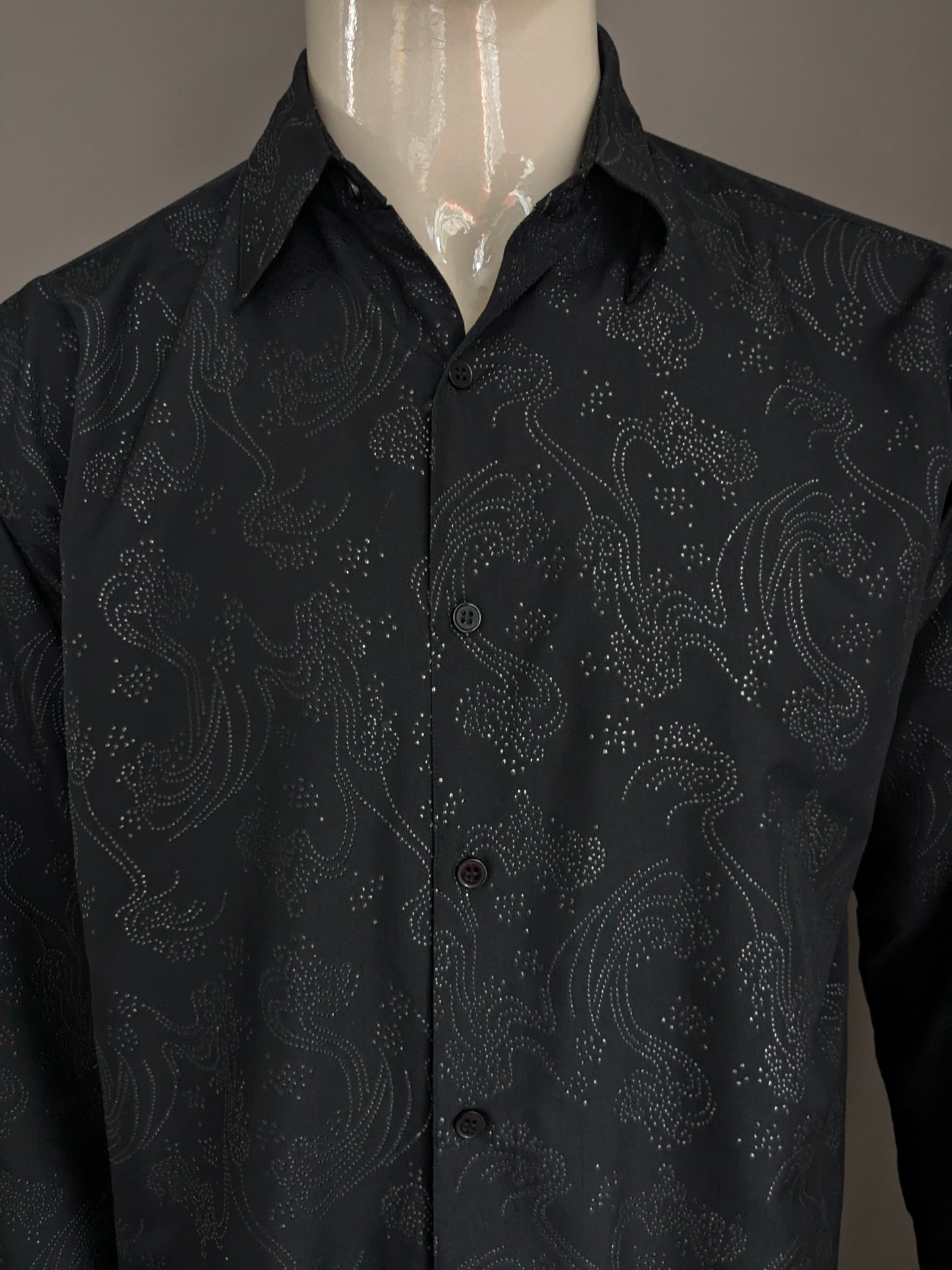 Vintage new concept shirt. Black silver tangible motif. Size XL.