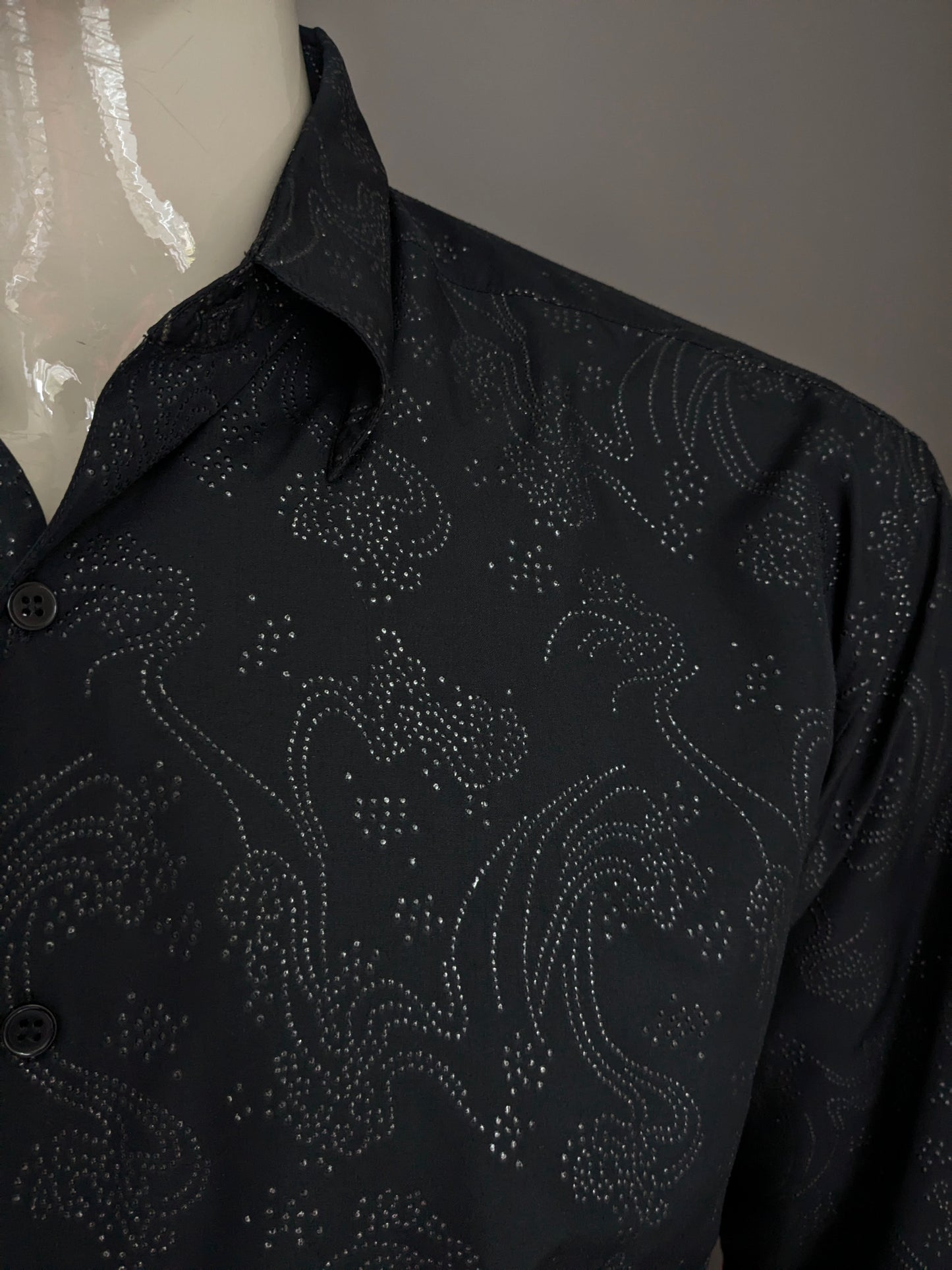 Vintage new concept shirt. Black silver tangible motif. Size XL.