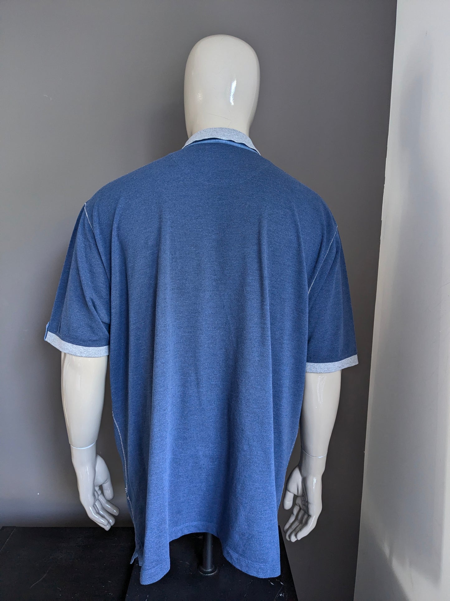 Bartlett polo. Blauw gemêleerd met grijs. Maat 4XL / XXXXL.