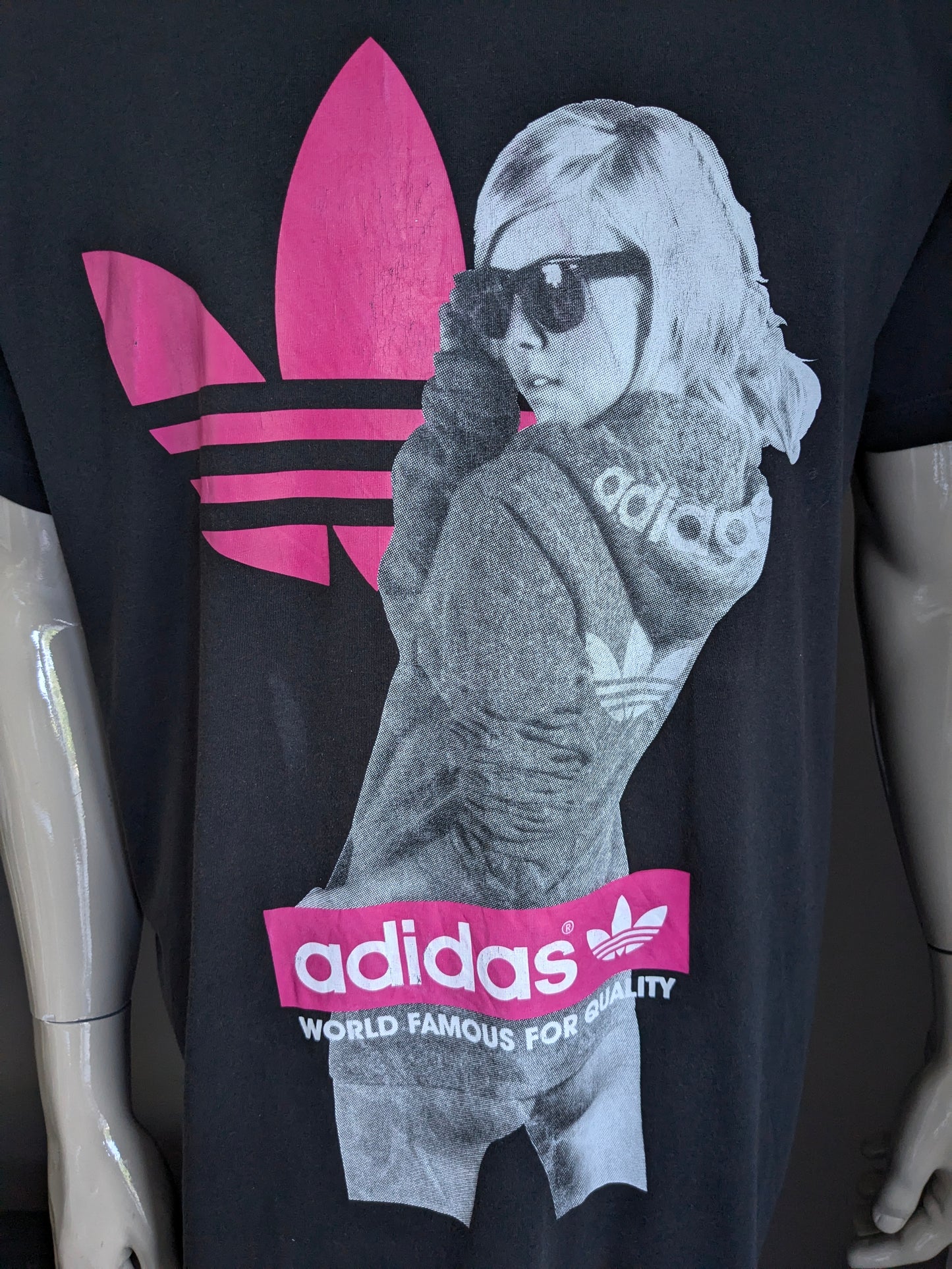 Adidas Original shirt. Black with print. Size 2XL / XXL.