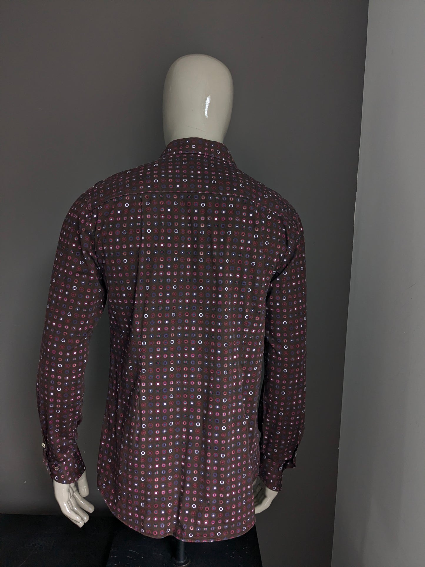 Hans Ubbink shirt. Brown purple red green print. Size XL. Stretch.