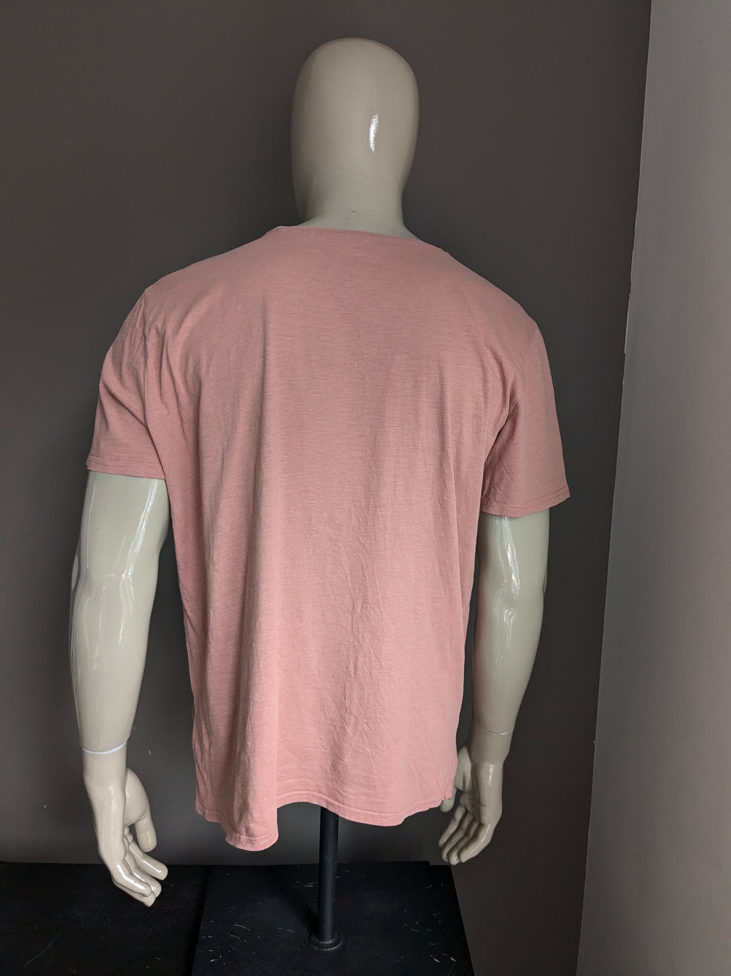 Jean Pascale shirt. Roze gemêleerd met opdruk. Maat 2XL / XXL.