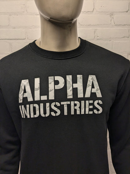 Sighi di alpha Industries. Nero con stampa. Taglia M.