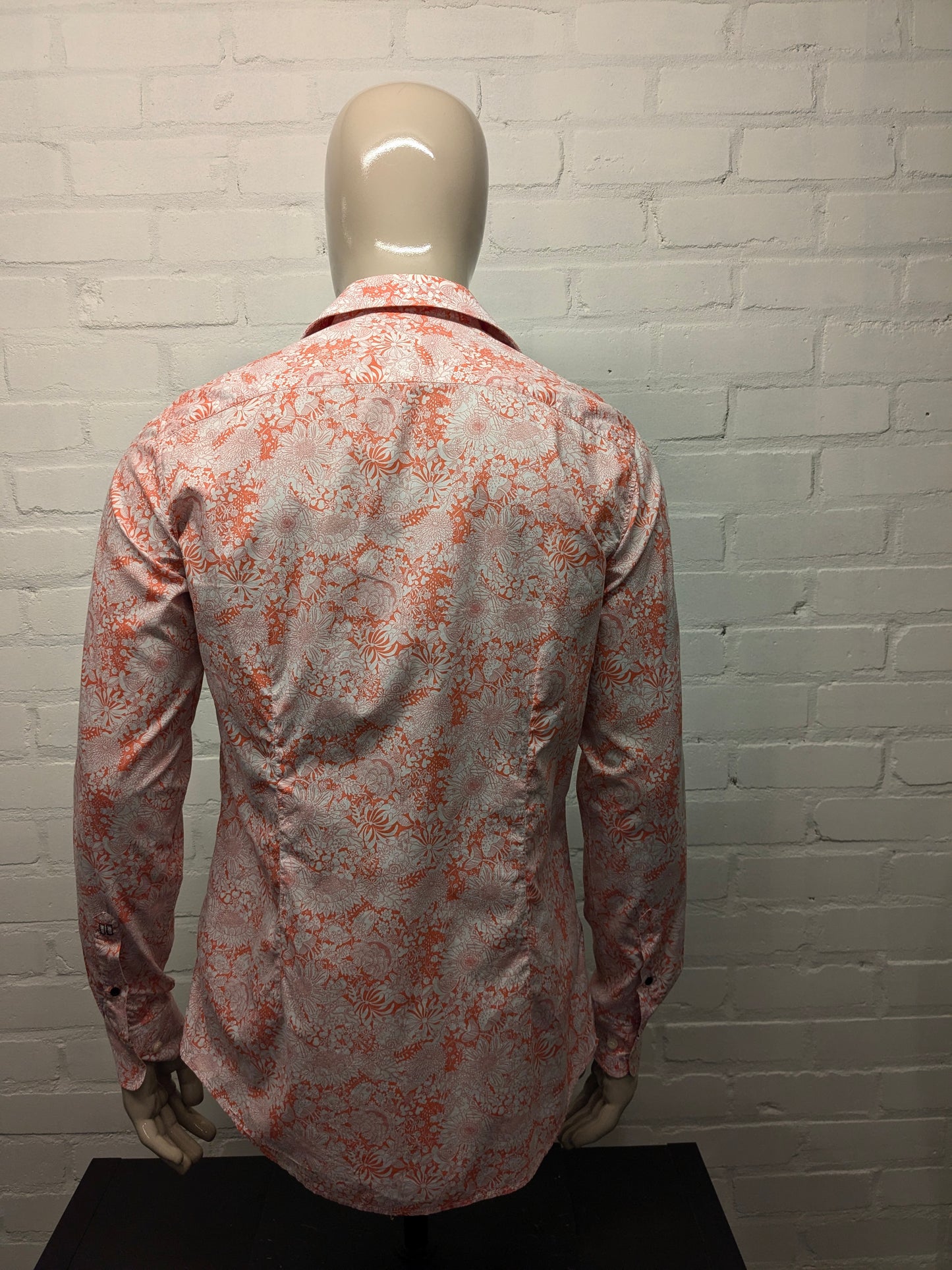 Vintage Zilton shirt. Orange white floral. Size M.