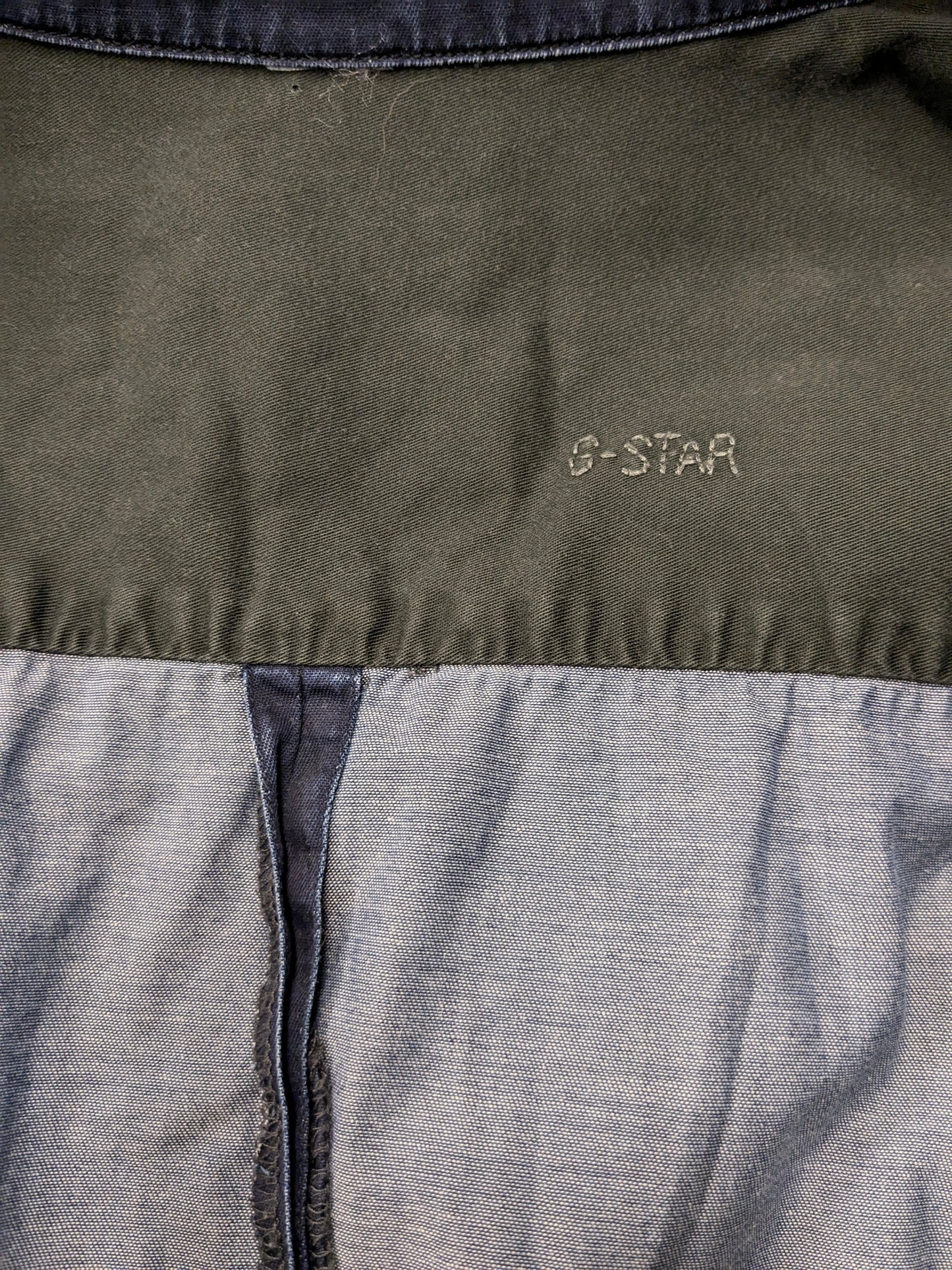 G-Star RAW jeans overhemd met drukknopen. Donker Blauw gekleurd. Maat M.