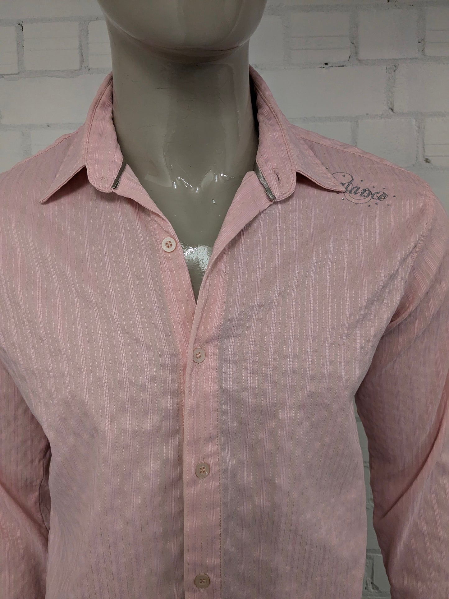 Balance Jeans Couture Shirt. Rose rayé avec applications. Taille M / L.