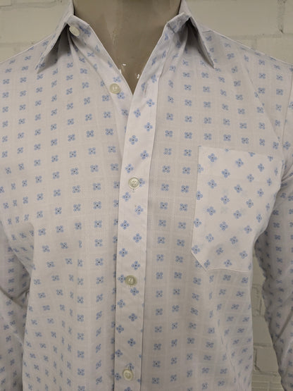 Amistad camisa de los 70. Estampado azul blanco. Tamaño M.