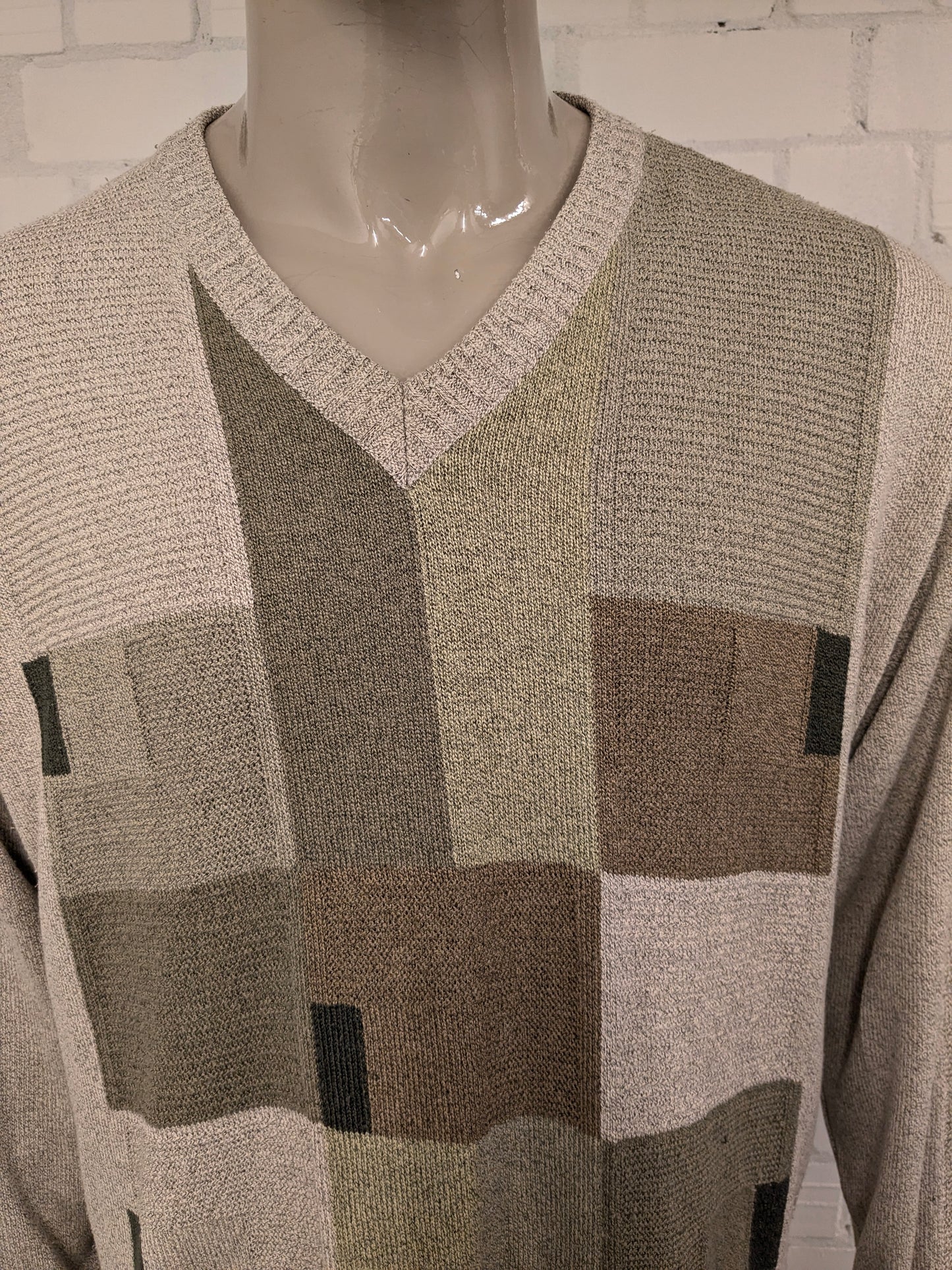 Pull Breidhof vintage avec col en V. Brun vert beige coloré. Taille xxl / 2xl.