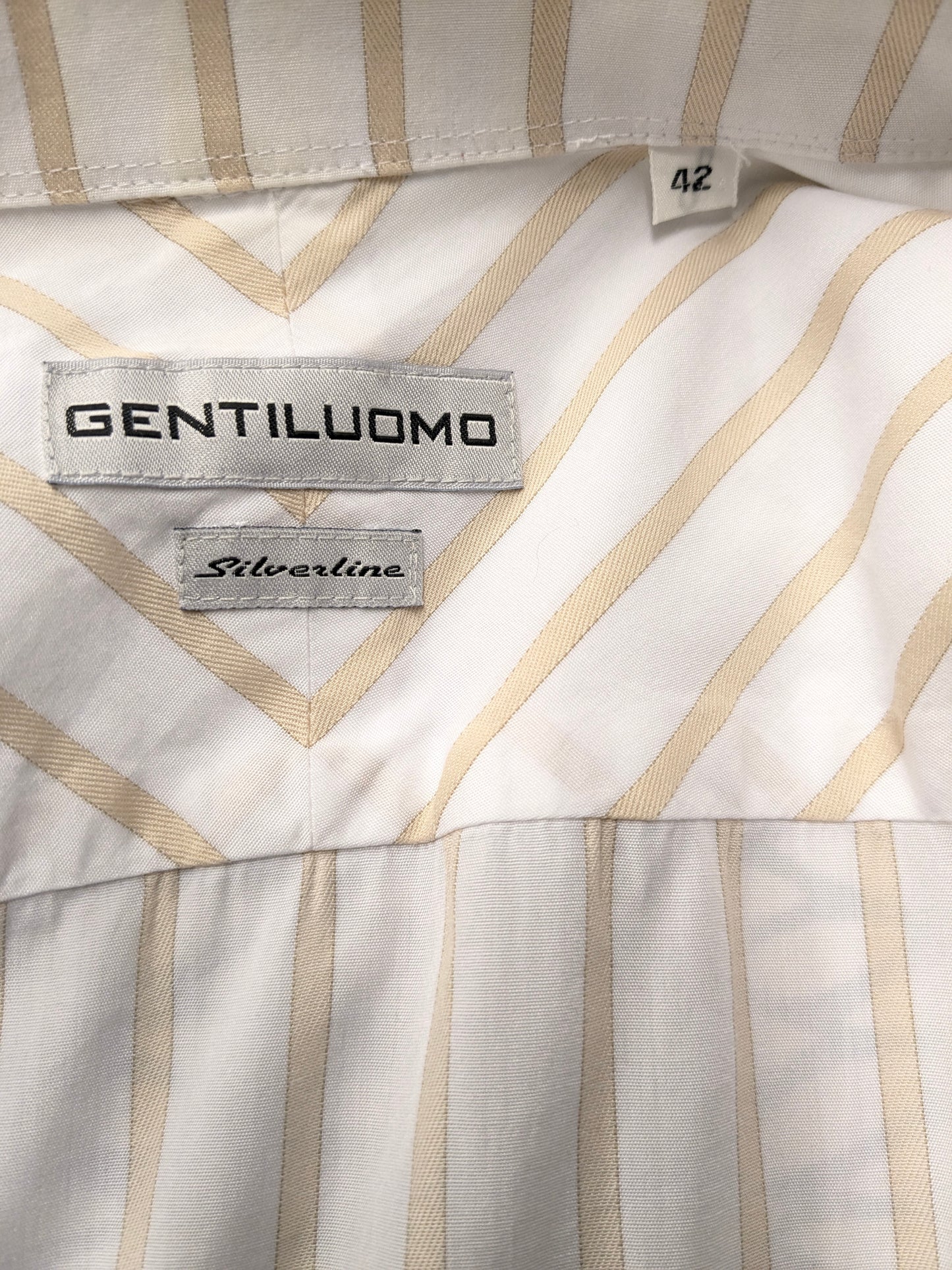 Gentiluomo Silverline overhemd. Wit Beige gestreept. Maat 42 / L.