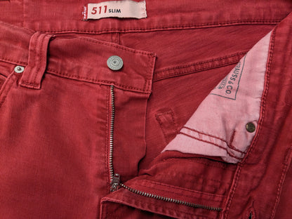 Levi's 511 jeans. Rood gekleurd. Maat W34 - L32. Slim.