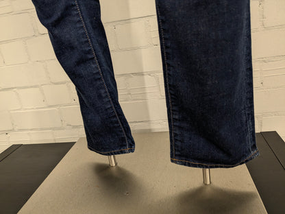 Edwin jeans. Donker Blauw gekleurd. Maat W31 - L34. Slim Tappered. Low Crotch.