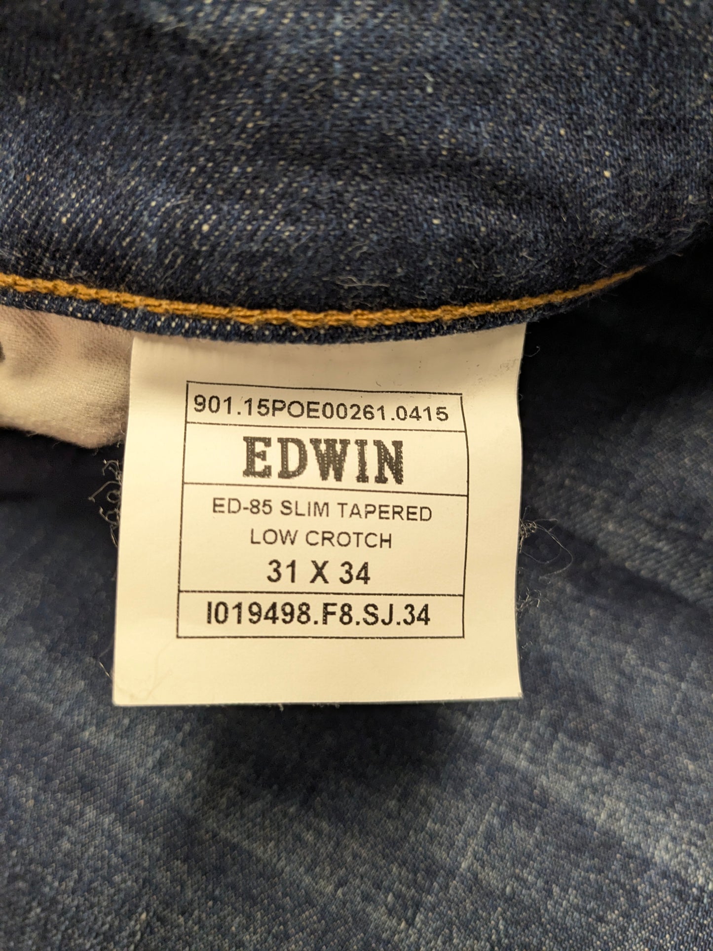 Edwin jeans. Donker Blauw gekleurd. Maat W31 - L34. Slim Tappered. Low Crotch.