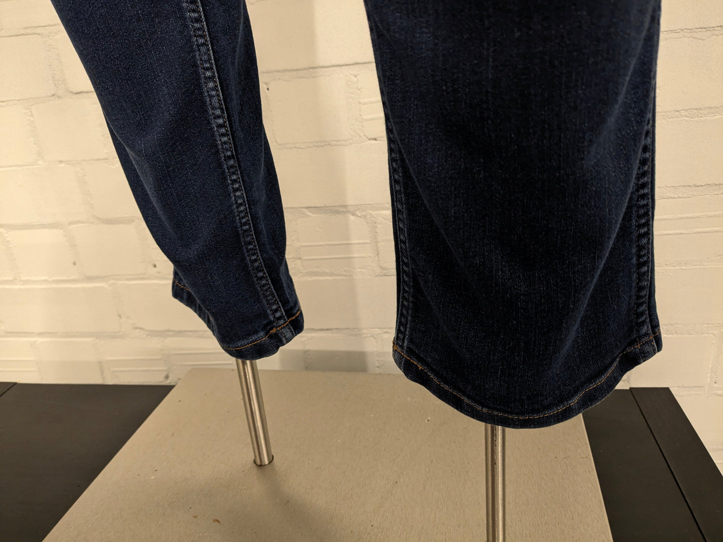 Wrangler jeans. Donker Blauw gekleurd. Maat W32 - L32. type Greensboro. stretch.