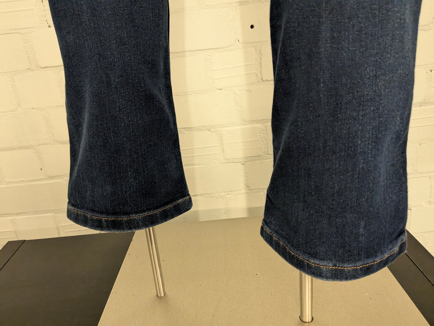 Wrangler jeans. Donker Blauw gekleurd. Maat W32 - L32. type Greensboro. stretch.