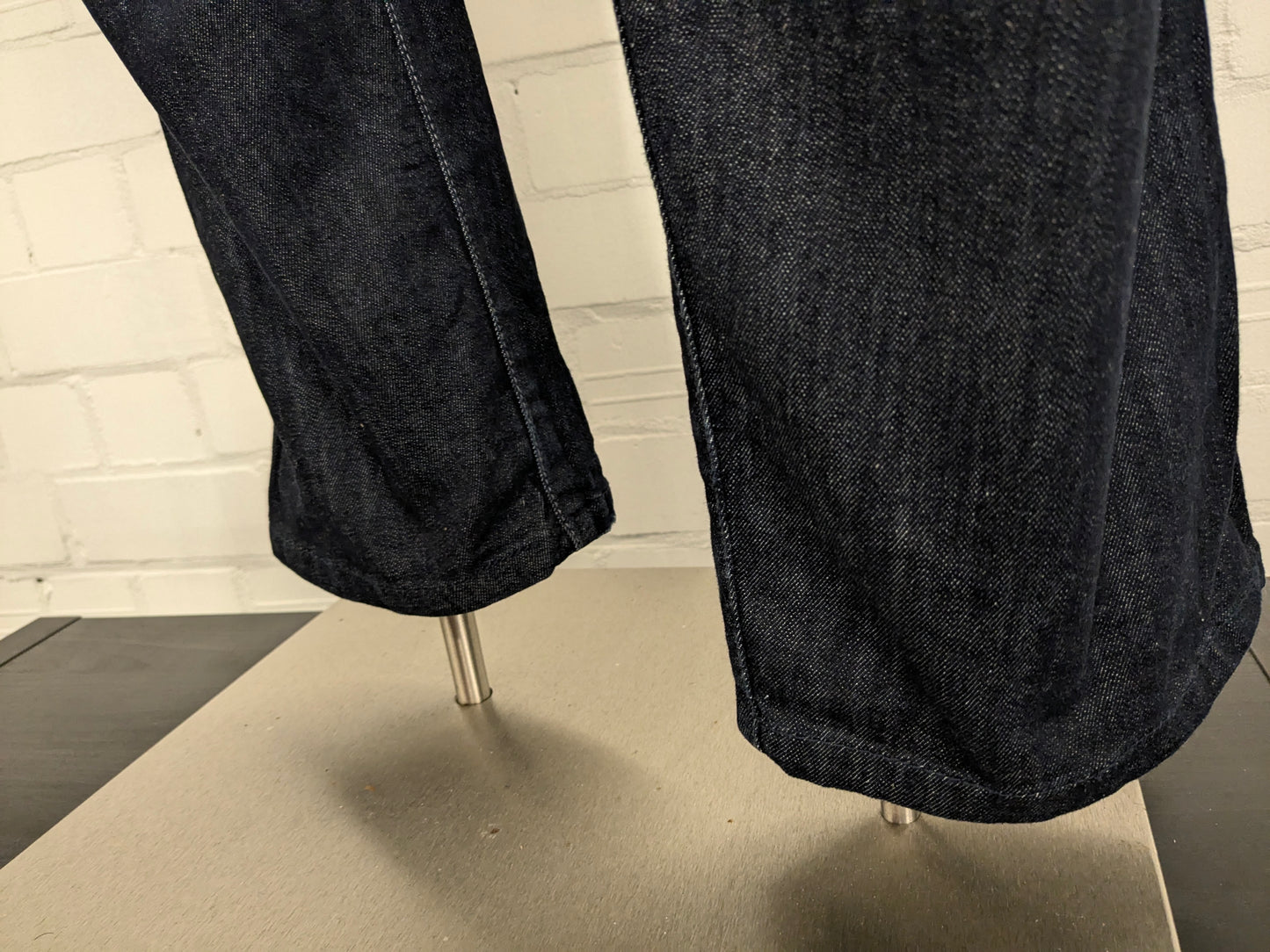 Highway1 -Jeans. Dunkelblau gefärbt. Größe W33 - L34.