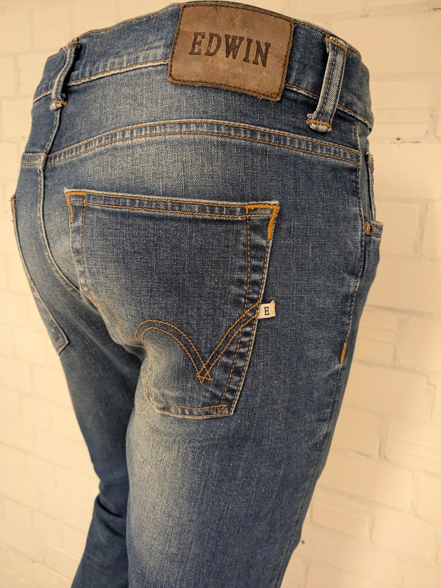 Edwin jeans. Blauw gekleurd. Maat W32 - L34. Slim Tappered.