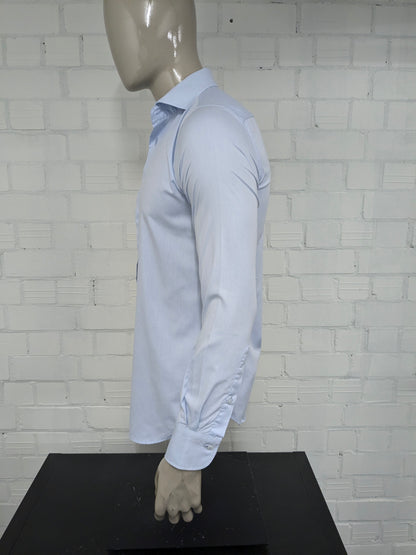 Profuomo overhemd. Licht Blauw gekleurd. Maat 37 / S. slim fit.