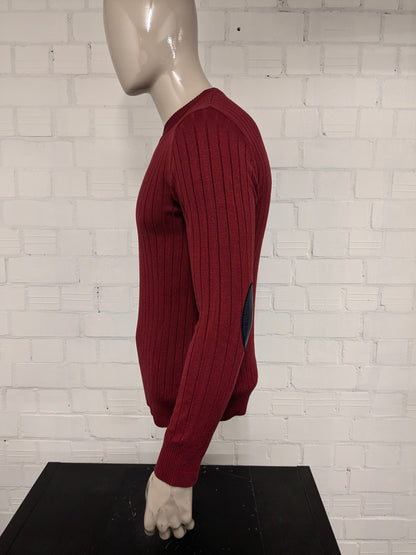 Cerace -Pullover mit Ellbogenflecken. Rot gestreiftes Motiv. Größe M.