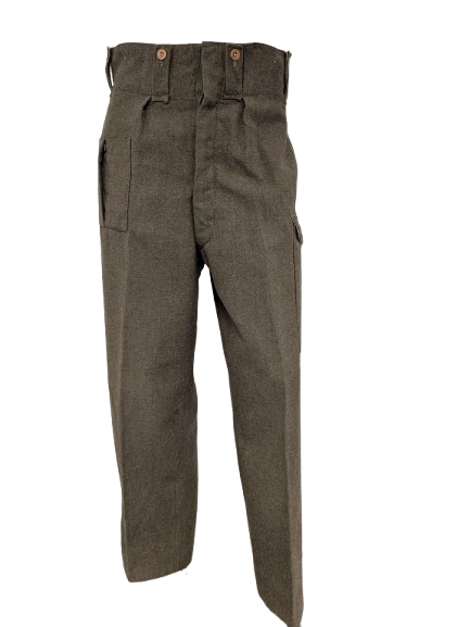 Army / Leger High Waiste cargo broek. Groen motief. Maat 52 / L.