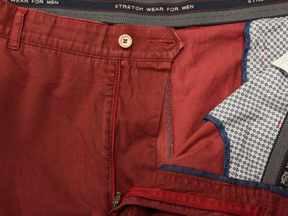 Meyer & Meyer broek / pantalon. Rood motief. Maat 58 / XXL - 2XL.