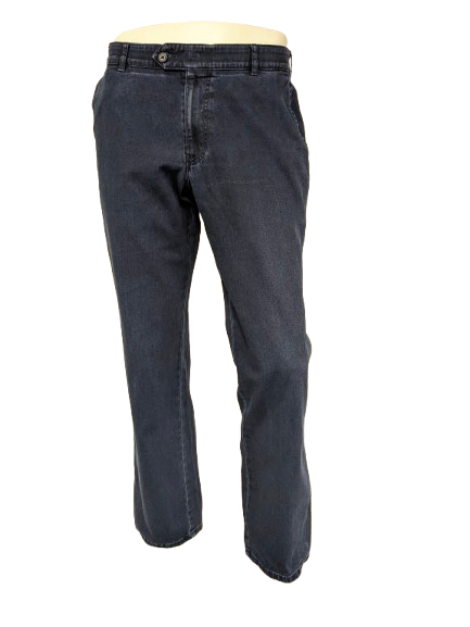 Bartlett jeans broek. Donker Blauw gekleurd. Maat 24 (48 / M). Comfort stretch.