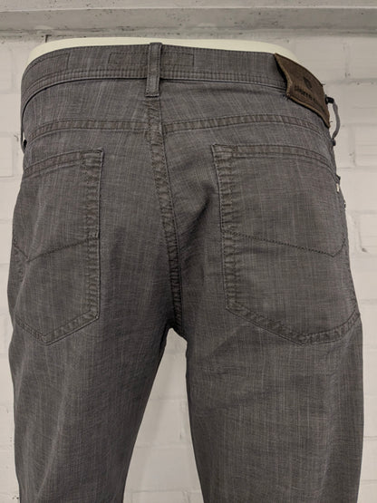 Pierre Cardin jeanswear broek. Bruin motief. Maat W34 - L34.