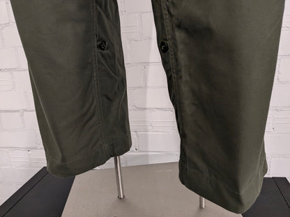 Army / Leger High Waist Cargo broek. Donker Groen gekleurd. licht gevoerd. Maat M. (1975)