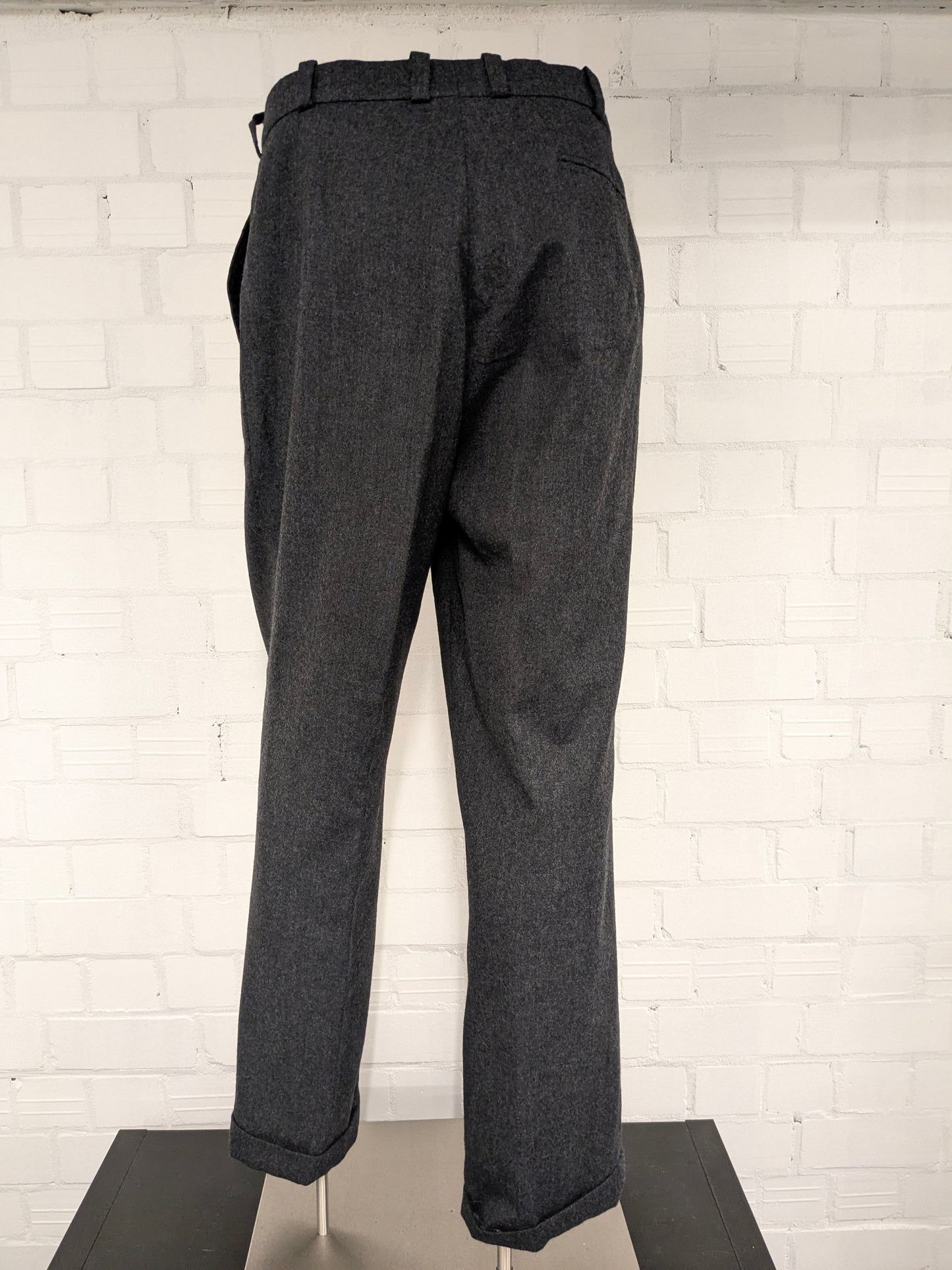 Vintage Wollen pantalon met omslag. Donker Grijs gemêleerd. Maat 50 / M.