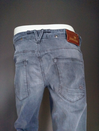 Vanguard jeans. Grijs gekleurd. Maat W33 - L26. (ingekort)