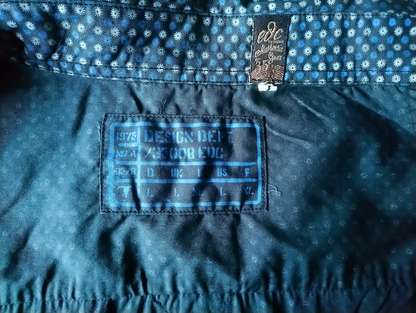 EDC Shirt. Blue gray print. Size L.