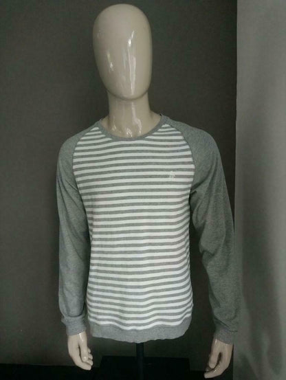 Penguin sweater. Gray white striped motif. Size L / XL