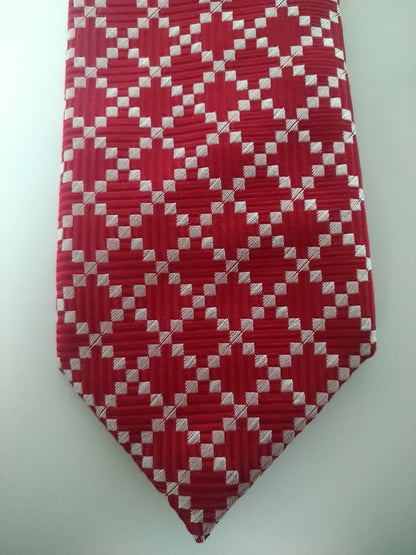 Segni & Diseuyi Tie. Motivo blanco rojo. 100% de seda.