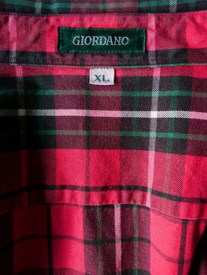 Camicia vintage Giordano. A scacchi di verde rosso. Qualche tessuto più spesso. Taglia XL.