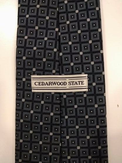 Cedarwood State Polyester Krawatte. Schwarzes graues Motiv.