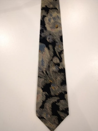 Hemley side tie. Nice motif.