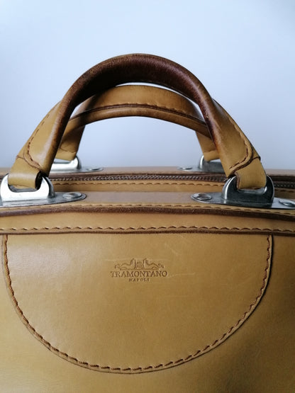 Tramontano Napoli leather bag. Light brown colored.