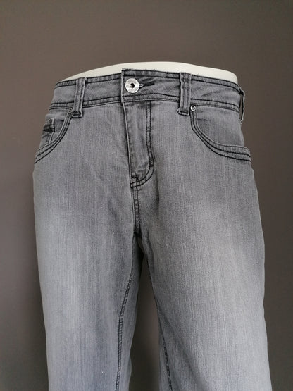 Jean Zoi Denim. Couleur grise. S'étirer. Taille W34 - L30