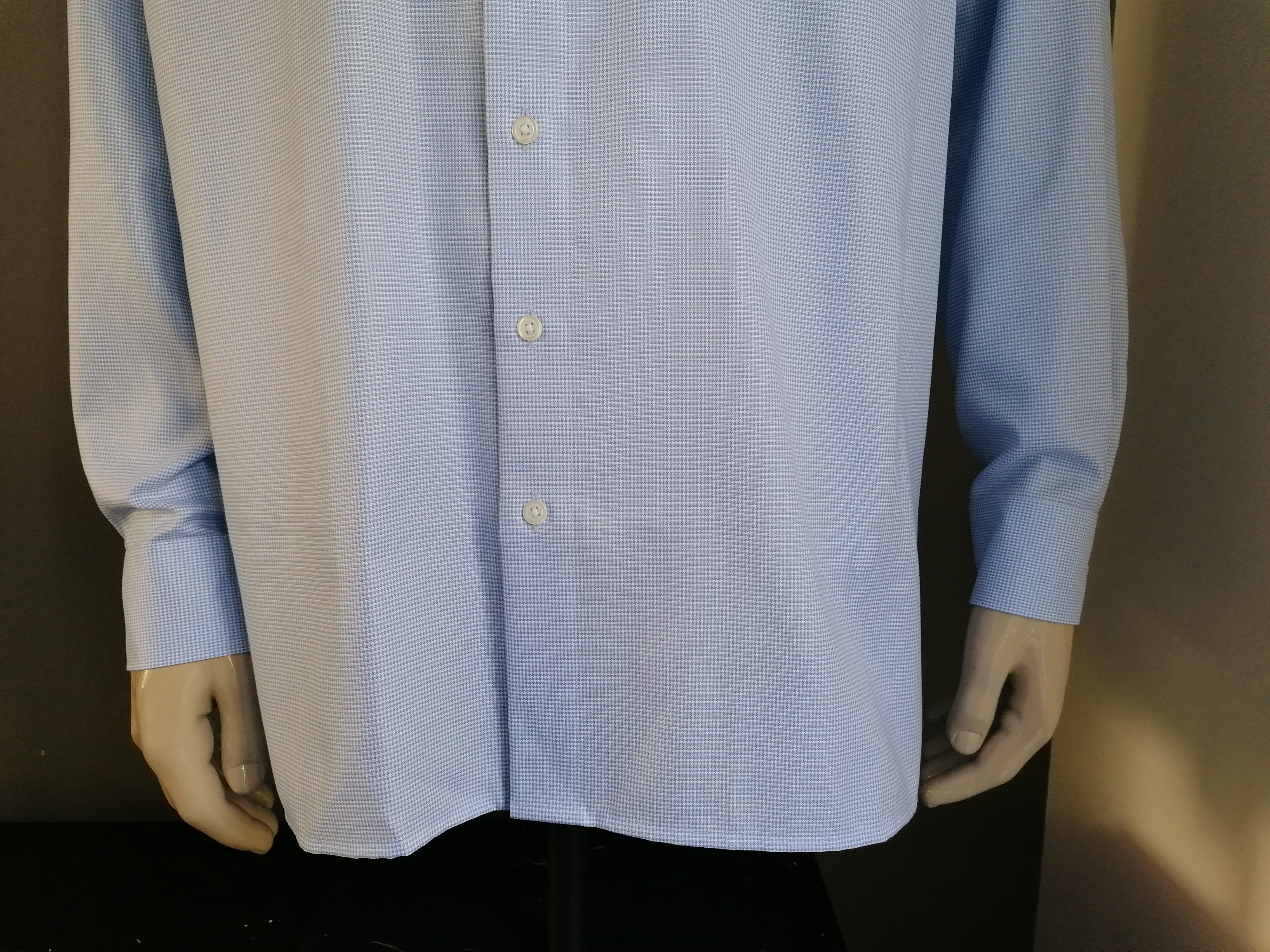 Royal Class shirt. Blue white motif. Size XXL 2XL