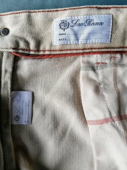 Pantalones Loro Piana. Coloreado de color beige. Tamaño W33 - L32.