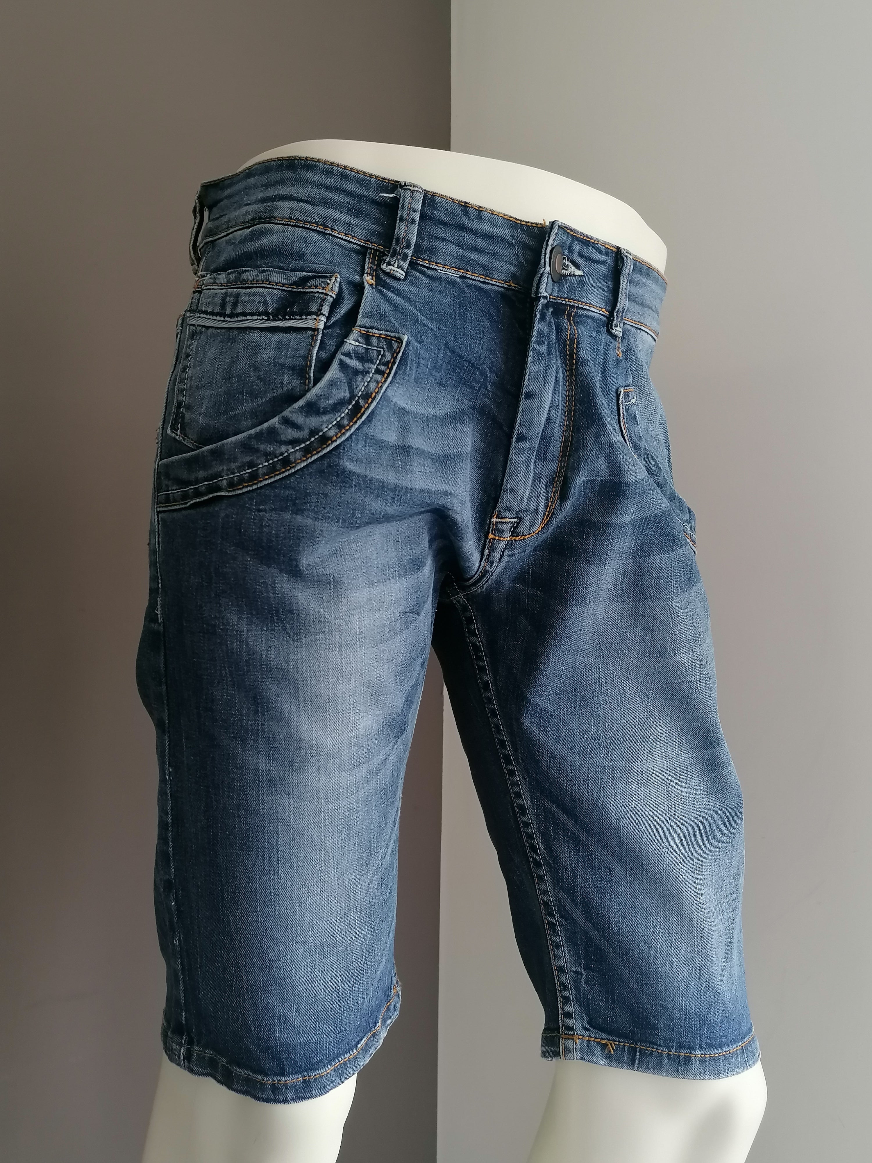 Cars sales jeans bermuda