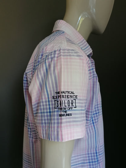 Camp David Shirt Sleeve. Rose violet bloqué avec des applications. Taille L. ajustement régulier.