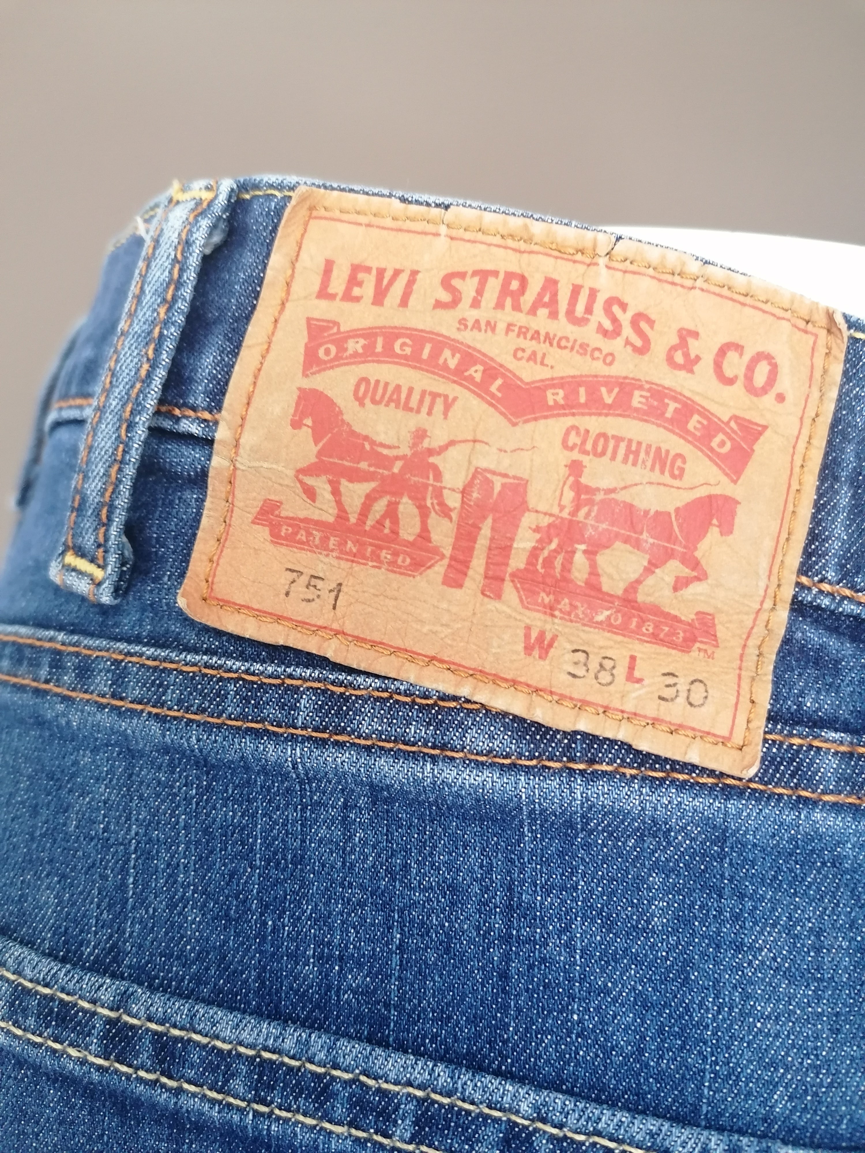 Jeans best sale levis 751