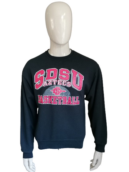 Jerzees Pullover mit Druck "SDSU Aztects Basketball". Schwarz rot gefärbt. Größe M.