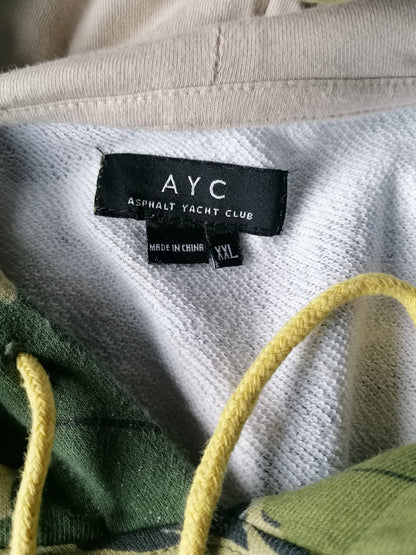 AYC Asphalt Yacht Club. Groen Geel Beige Wit gekleurd. Maat XXL / 2XL.