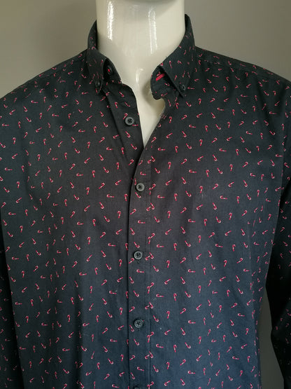 Chemise d'édition de fête. Impression rose rouge noir. Taille xxl / 2xl.