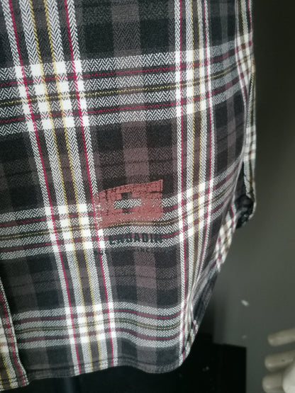 Bugatti Flannel Shirt avec goujons de presse. Brun jaune rouge blanc à carreaux. Taille S.